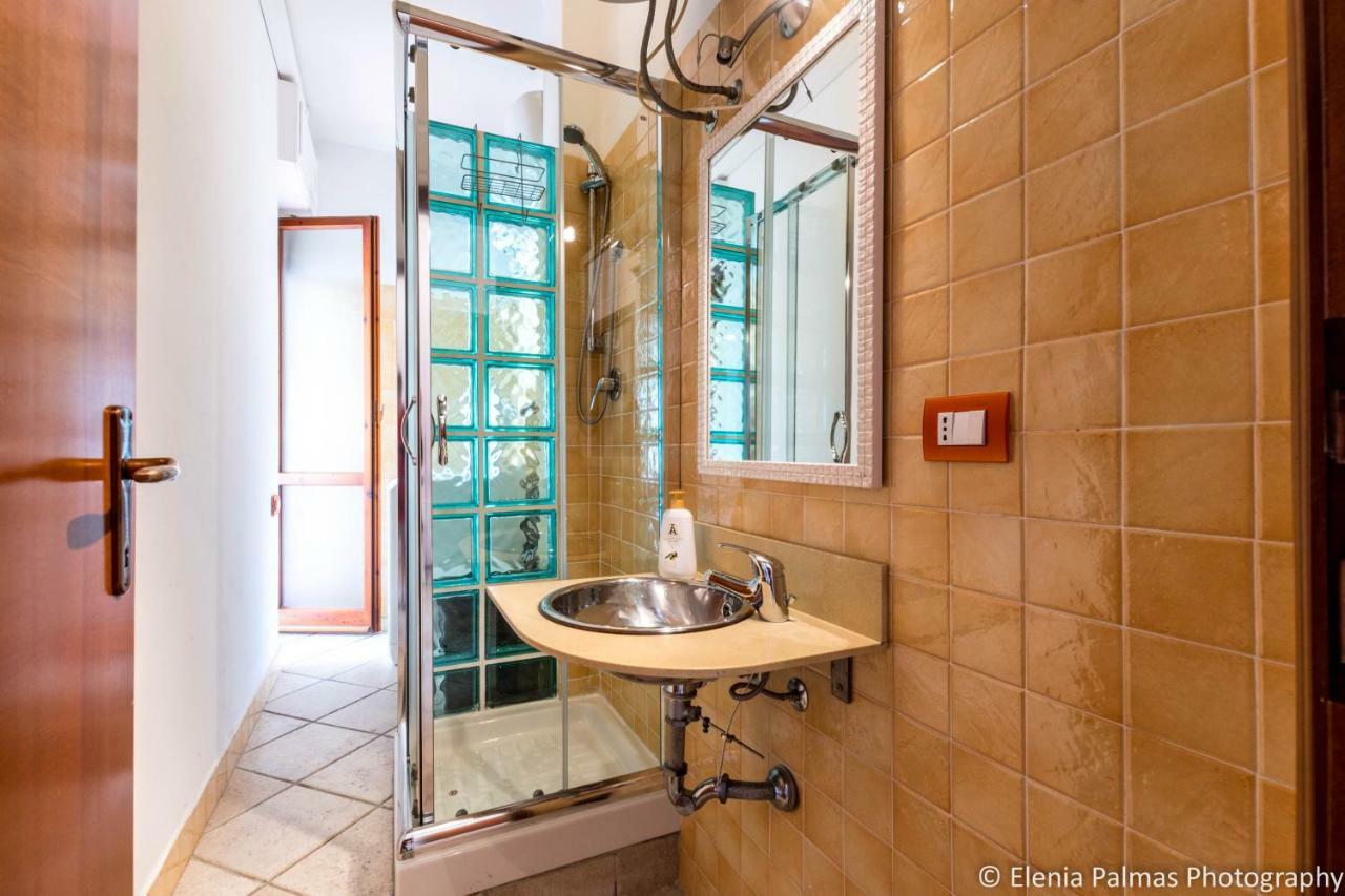 Giusy Monreale Apartment Кальяри Экстерьер фото